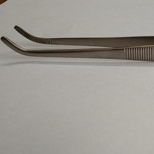 Pinces chirurgicales premium à angle droit 18 cm – Instrument chirurgical en acier inoxydable, certifié CE ISO, vente en gros personnalisée OEM - Product Image 1