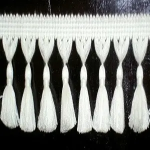 Наволочка с кисточкой и бахромой белого цвета, декоративная бахрома