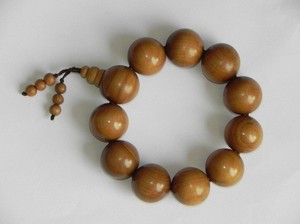 Sándalo Japa Mala Beads Collar Fragancia de larga duración Ecológico Cuentas de madera natural Sur DE LA India para la oración de meditación - Product Image 6