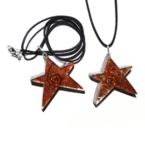 Pendentif pictar Best Saler d'orgone, étoile rouge, jaspe rouge, en soldes - Product Image 1