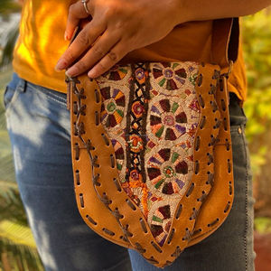 Sacs à main Banjara Vintage en cuir pour femmes, sacoche brodée ethnique, sac à bandoulière Vintage - Product Image 1