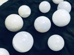 Esferas de piedras preciosas de Calcedonia azul para curación y Reiki, alta calidad - Product Image 3