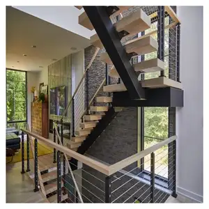 Escalera de acero con peldaños de madera, bricolaje