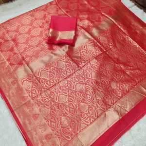 Sari de mariée de style sud-indien, produit très populaire, sari en soie avec un pallu en minakari riche et un travail de tissage, chemisier - Product Image 3