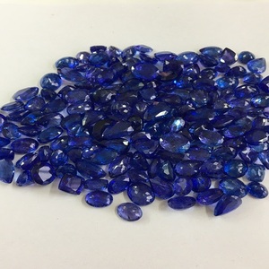 พลอยแทนซาไนต์เกรด AAA รับรองโดย IGI สีน้ำเงินธรรมชาติผ่านการอบความร้อน - Product Image 1