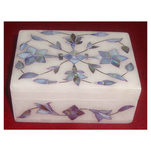 Cajas de Joyería Personalizadas con Diseño Incrustado de Estructura Floral de Nácar Azul y Mármol Blanco, Ideales para Regalo - Product Image 1