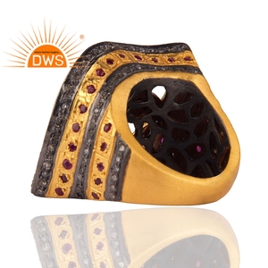 Proveedor de anillo de diseño Vintage de flor pavimentada de diamante fabricante de joyería fina de plata chapada en oro amarillo de Ley 925 - Product Image 3