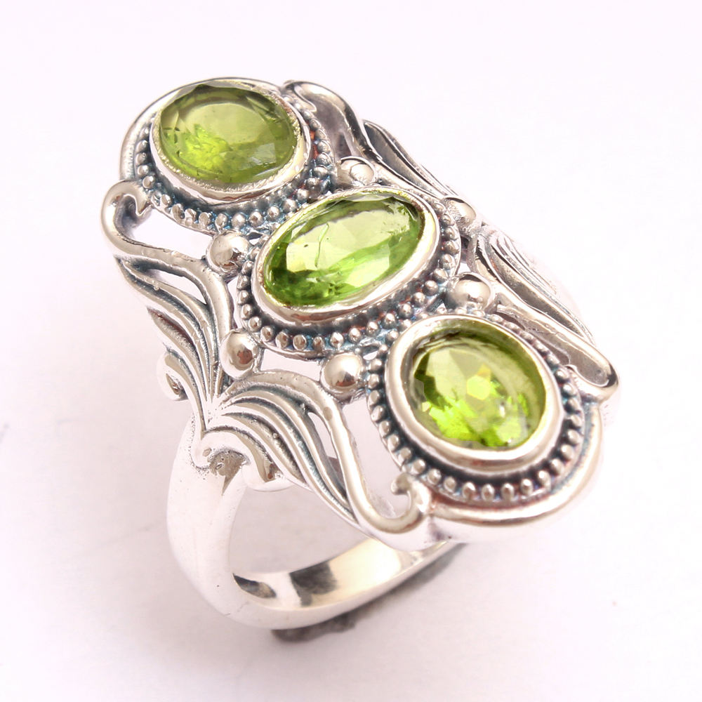 สีเขียว