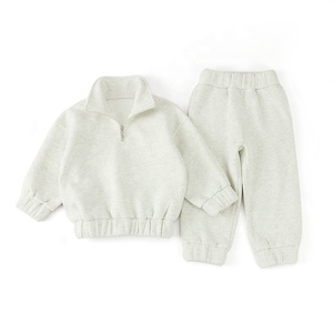 Conjunto de dos piezas con bordado personalizado para niños, traje para trotar, cuello con cremallera, dobladillo elástico, pantalones para el sudor, venta al por mayor - Product Image 5
