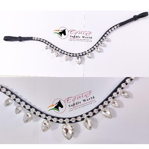 Diadema de Cristal Transparente para Caballo, Diseño de Lujo con Borlas y Pedrería, Sistema de Cambio Rápido con Gancho y Bucle - Product Image 2
