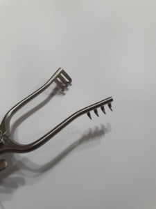 Rétracteurs à dents rétractables manuels 3x4 Instruments chirurgicaux en acier à retenue automatique pour les oreilles, les yeux, le nez et la gorge - Product Image 5