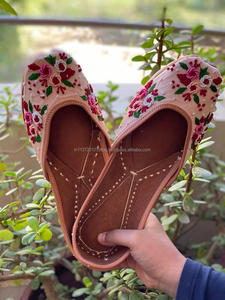 New Arrival Women Handcrafted <b>Jutti</b> With Matching Clutch Bridal Wedding Stylish Purse Indian Heavy <b>Jutti</b> and Clutch Combo Sets - Product Image 3