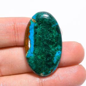 มาลาไคต์ธรรมชาติจากออสเตรเลีย เกรด AAA+ น้ำหนัก 36.5 กะรัต รูปทรงรีแบบคาโบชอง ขนาดอิสระ พร้อมใบรับรอง IGI จาก Vivaaz Gems ขายส่ง - Product Image 3