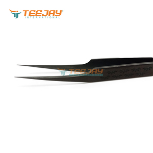Pinzas para Pestañas TEEJAY Dull Plasma Black Lady Angular Isolation con Punta Fina de Acero Inoxidable y Agarre Perfecto - Product Image 4