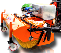 Balayeuse routière montée sur tracteur Sayginlar rouge, neuve, avec balai latéral en plastique, capacité de 205 cm, seau efficace, CE ISO, résistante à l'eau