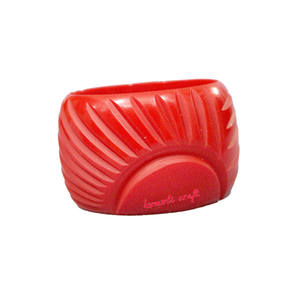 Joyería de baquelita vintage tallada en rojo, rayos del sol anchos, venta al por mayor - Product Image 1