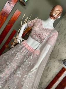 Miroir de famille indien, broderie miroir en feuille lourde, travail du dernier cri, tendance, Lehenga Choli, prix de gros pour femmes, vêtements de fête de mariage - Product Image 5