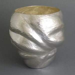 Florero de diseño atractivo Forma personalizada Macetas y jardineras de metal vintage Nuevo florero de metal - Product Image 2