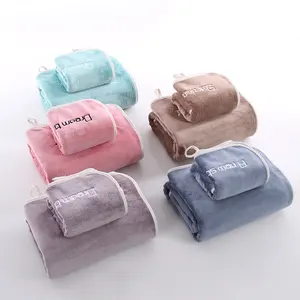 Asciugamani pieghevoli in microfibra con logo ricamato personalizzato traspirante di alta qualità in vendita calda con asciugamano da bagno