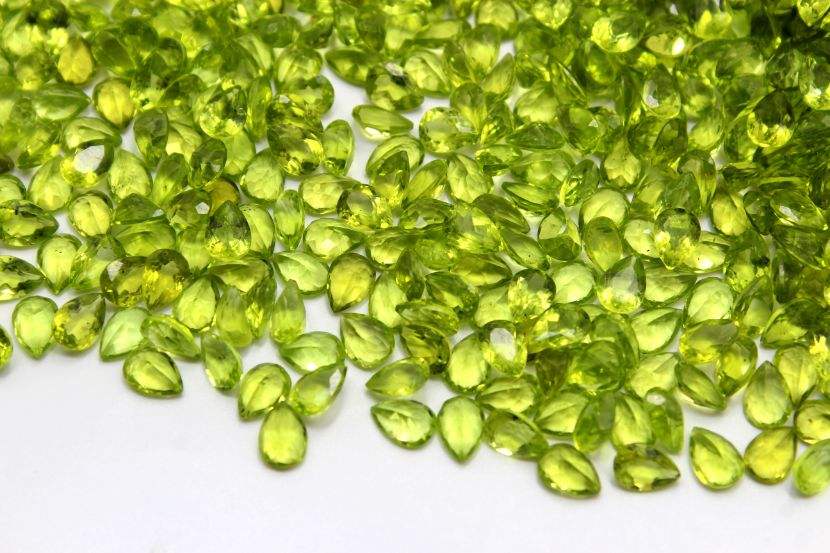 สีเขียว