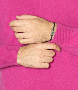 Maglione invernale lavorato a mano 100% con scollo a V da uomo a manica lunga Cashmere italiano fucsia-ODM Supply - Product Image 6