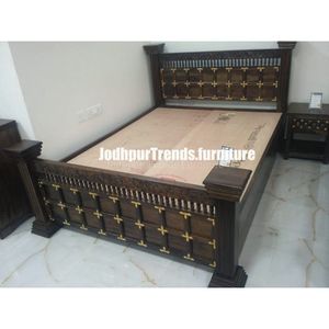 Cama India antigua de buena calidad de un fabricante famoso, muebles de madera maciza de diseño único para el hogar, estilo rústico - Product Image 3