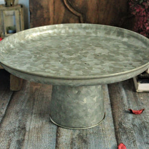 Soporte de Metal para pastel galvanizado, estilo granja - Product Image 1