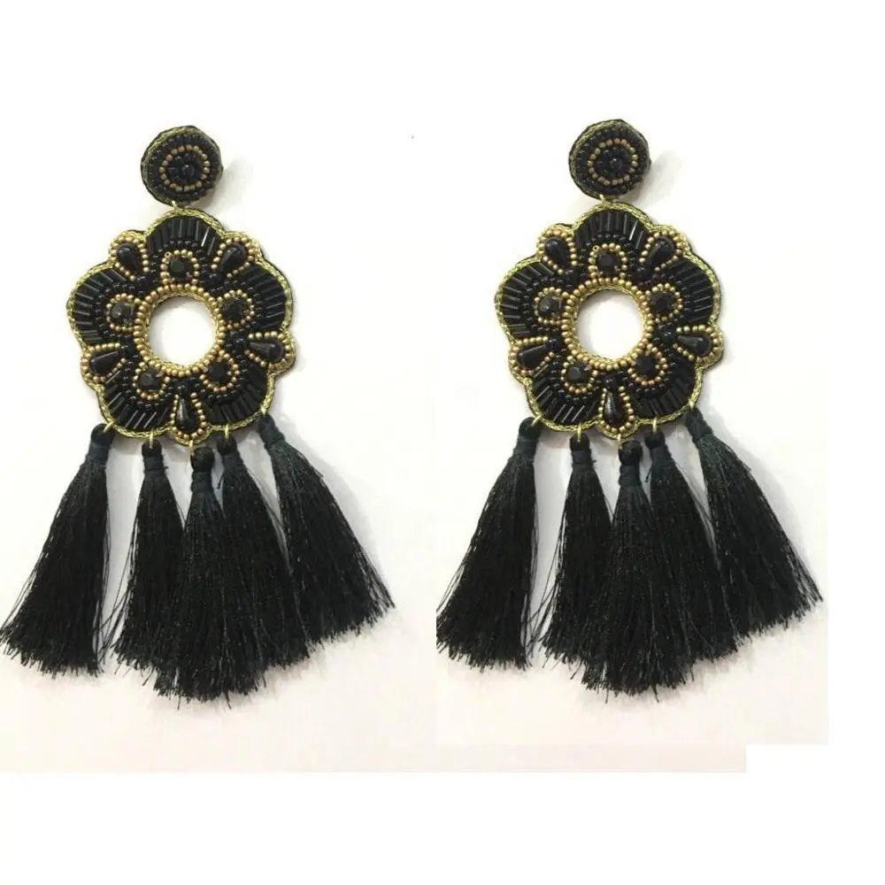 Pendientes colgantes de color negro para niñas, a la moda diseño único, para uso en cualquier evento, disponible en gran cantidad desde la India