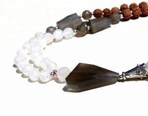 สร้อยมาลาหินมูนสโตนสีรุ้ง 108 เม็ด ทำด้วยมือ ขนาด 6 มม. หินคริสตัลบำบัดธรรมชาติ ของขวัญงานศาสนาฮินดู รูดรา - Product Image 5