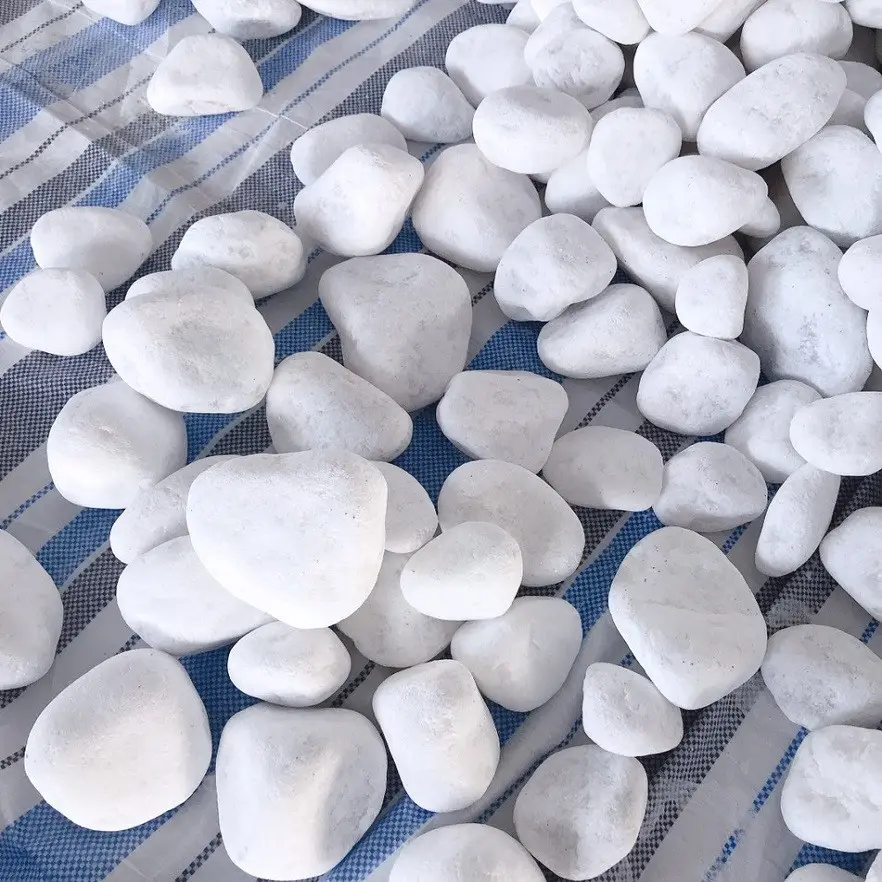 सबसे अच्छा गुणवत्ता चट्टानों बर्फ की सफेद कंकड़ पत्थर सजावट फ़र्श के लिए वियतनाम मूल
