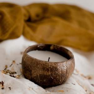 Natural Fragrant Vegetable Wax <b>Scented</b> Decorative Candles in Half Coconut Shells From Vietnam - Product Image 4
