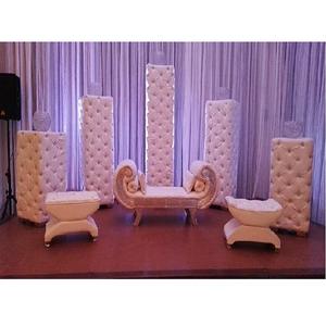 Decoración Moderna para Escenarios con Pilares de Cuero, Pilares de Cuero para Bodas y Eventos, Pilares de Cuero con Mechones, Decoración para Bodas en Australia - Product Image 1