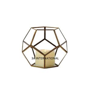 Top Trending Dormitorio y Balcón Decoración Linternas de estilo vintage multifuncionales Luces de velas de metal chapadas en oro - Product Image 5