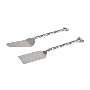 Juego para servir pasteles con mango de corazón acanalado plateado de acero inoxidable, cuchillo para pastel de boda y espátula, juego de servidor para servir pasteles - Product Image 1