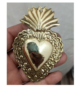 Corazón sagrado pulido latón único - Product Image 6