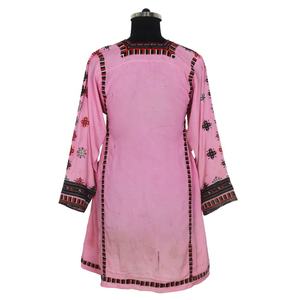 Vintage véritable imprimé fleuri Kuchi haut/tunique/Kurta à la main BDR086 collection de robes vintage banjara balochi broderie à la main - Product Image 2