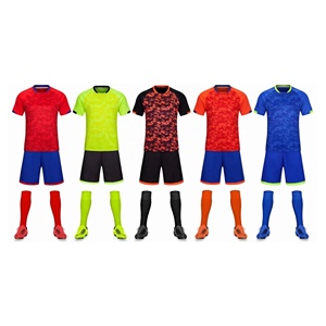 Camiseta de uniforme de fútbol para adultos para hombres con diseño de cuello redondo personalizable 100% poliéster tela transpirable de secado rápido - Product Image 5