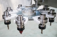 Machine de fraisage CNC à 5 axes / Centre de fraisage CNC à cinq axes