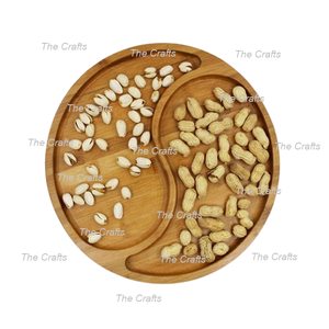 Plateau en bois en forme de cœur pour chocolats avec des noix de la plus haute qualité, des collations, des fruits secs, plateau de service à vendre - Product Image 2
