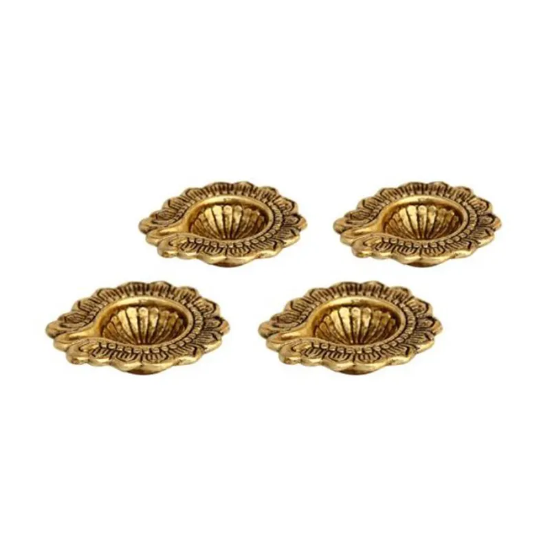 Conjunto de metal de bronze de quatro pequenos diwali aartes pooja lâmpada pavio diya