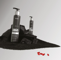 Produits de soin des cheveux fabriqués en Italie, après-shampoing au charbon actif en crème, formulé pour prendre soin des cheveux blonds