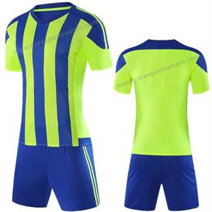 Ensemble d'uniformes de football respirants à manches courtes à séchage rapide de haute qualité pour maillot de football d'entraînement d'équipe pour adultes - Product Image 1