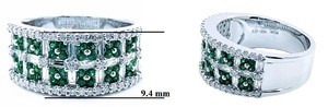 Bague demi-alliance classique en or blanc 18 carats avec diamants ronds taille brillant et émeraudes pour femme, livraison rapide depuis Hong Kong - Product Image 2
