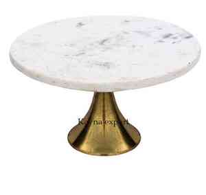 Présentoir à gâteau rond en métal martelé au design de mariage et de Noël en métal doré pour la décoration de la pièce maîtresse du dessus de table - Product Image 2