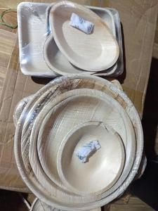 100% Vaisselle jetable écologique et durable en forme de feuille d'areca Assiettes et bols durables avec motif végétal gravé pour les fêtes - Product Image 2