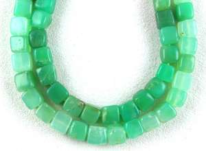 Cuentas de crisoprasa natural verde de alta calidad de 5-6 mm, forma de cubo liso, cuentas briolette para la fabricación de joyas - Product Image 4