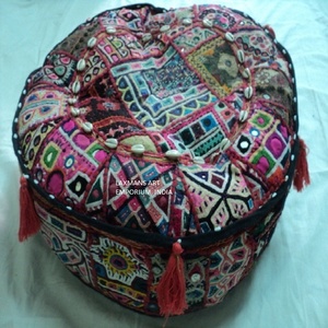 Nouveau design Coussins de sol en coton ethnique Poufs à motif rond Tabouret Patchwork Poufs Inde Poufs à la mode Nouveau design Coussins - Product Image 2