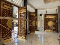 Portes Musulmanes Modernes Exotiques Nabawi Mecque Médine en Bois Massif, Laiton et Cuivre, Faites à la Main, Martelées et Sculptées, Manuel