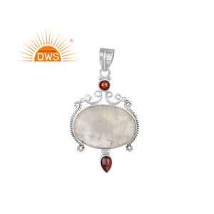 Colgante de Plata de Ley 925 Hecho a Mano, Diseño para Niñas, con Piedra Lunar Arcoíris y Granate, Fabricante de Joyería - Product Image 1