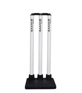 Kunststoff Cricket Stump Set Weiß Kunststoff Wickets 3 Stumps 2 Bails und 1 Base mit Ihrem eigenen Logo auf Cricket Wicket